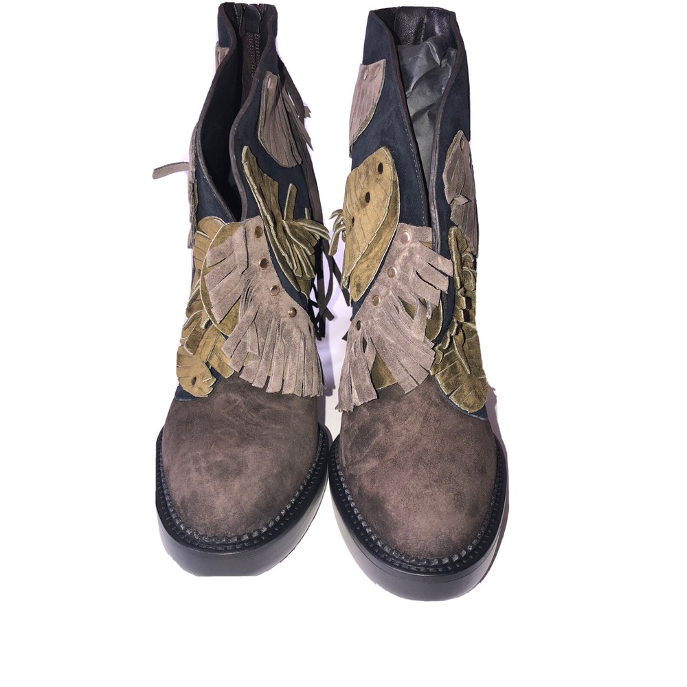 Burberry Boots Women's 9.5 Brown Suede Leaf Fringe Studs Ankle Runway 39.5 NEW - Picture 4 of 13